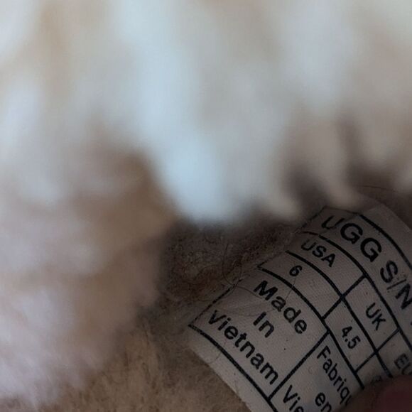 UGG Elanor Suede Mules Slip On Sheepskin Lining EUC SZ 6 - Picture 8 of 8